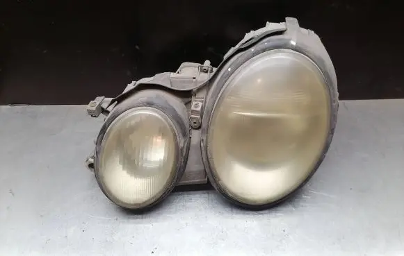Mercedes-Benz CLK A208 C208 Headlight/headlamp 147551