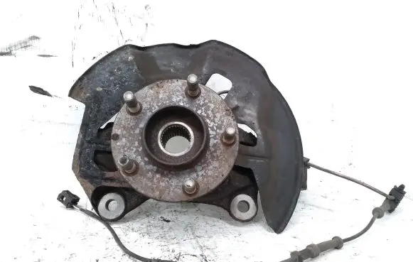 Mazda 3 III Front wheel hub spindle knuckle