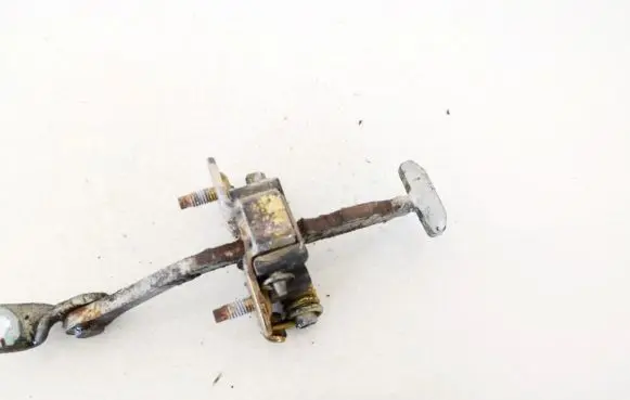 Renault Clio II Rear door check strap stopper