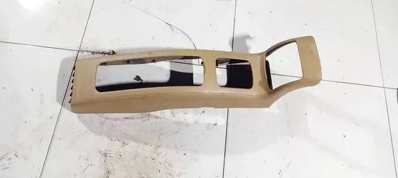 Mercedes-Benz CLS C219 Center console e048347121