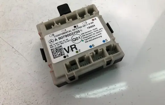 Mercedes-Benz Sprinter W906 Door control unit/module A9079003705