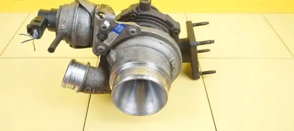 Volvo V40 Turbo 31380220 D5204T6