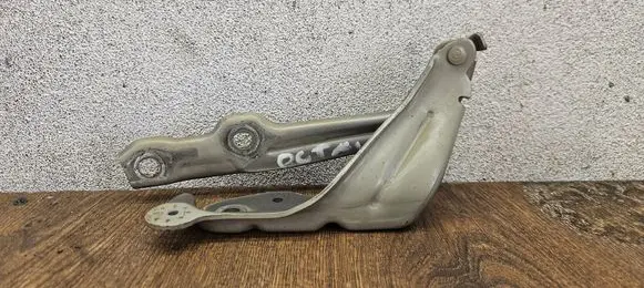 Skoda Octavia Mk3 (5E) Engine bonnet/hood hinges 5E0823301