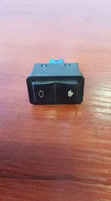 BMW 7 E38 Electric window control switch 8368932