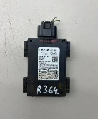 Land Rover Defender Blind spot module L8B214F152BN 28775687