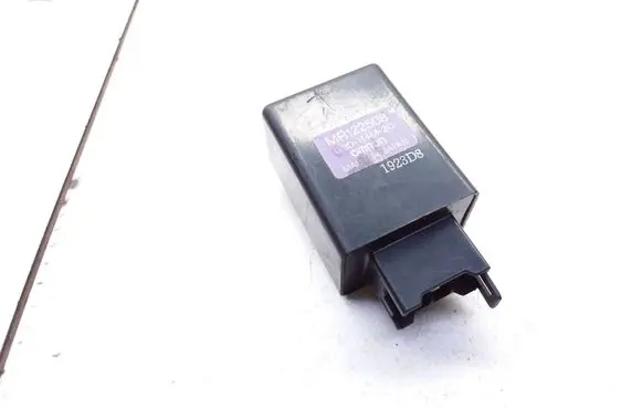 Mitsubishi Galant Hazard warning light relay G8D114M2C MR122508