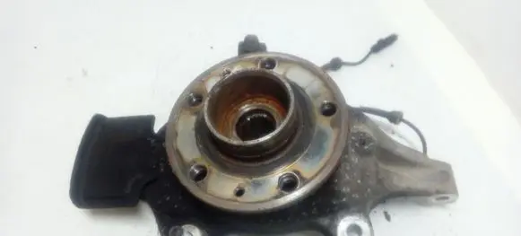 Renault Laguna III Front wheel hub spindle knuckle