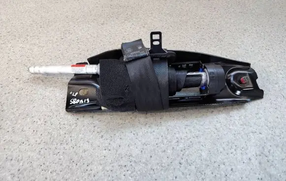 Volvo S80 Front seatbelt 39818791