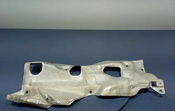 Audi Q7 4L Exhaust heat shield 4M0825662R