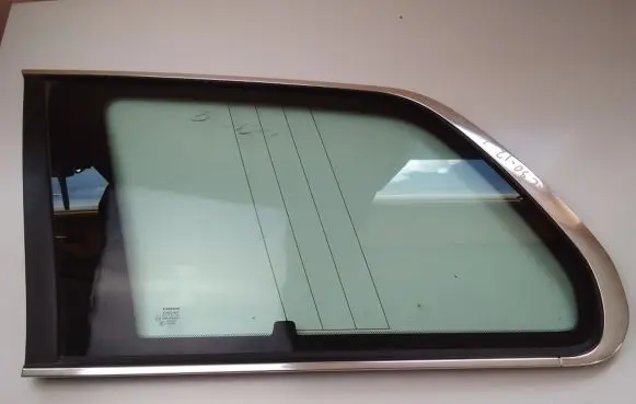 Volvo XC90 Rear side window 30779372