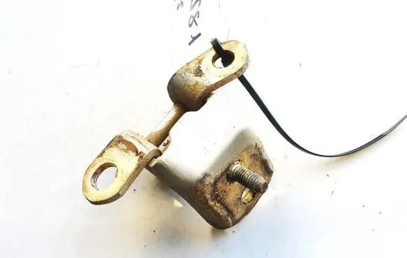 Nissan Almera Tino Tailgate/trunk/boot hinge