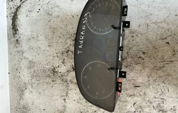 Volkswagen Golf V Speedometer (instrument cluster) 110080216023