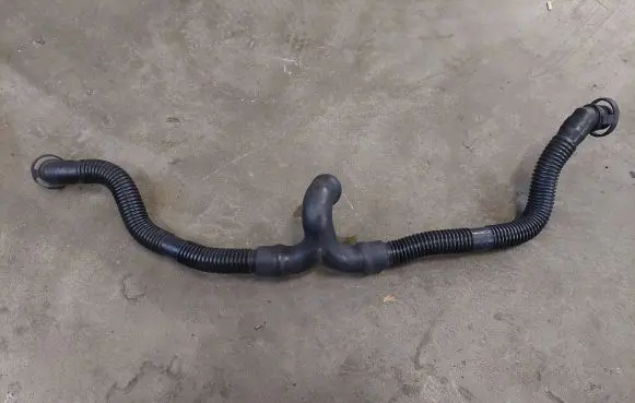 Audi A6 S6 C5 4B Breather hose/pipe 4165681