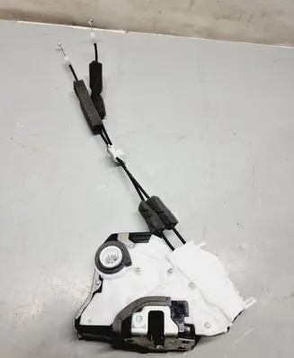 Honda CR-V Front door lock 72150TMEJ01
