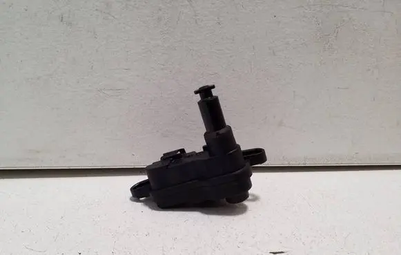 Audi A5 Fuel tank cap lock motor 8V0862159A