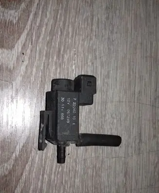 Volvo V70 Vacuum valve 72224010 30611668