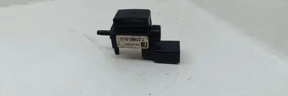 Volkswagen Golf V Vacuum valve 722880010