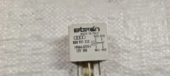 Volkswagen PASSAT B5.5 Other relay 8D0951253