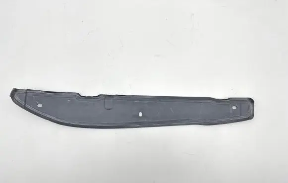 Maserati Levante Fender end trim 670032469