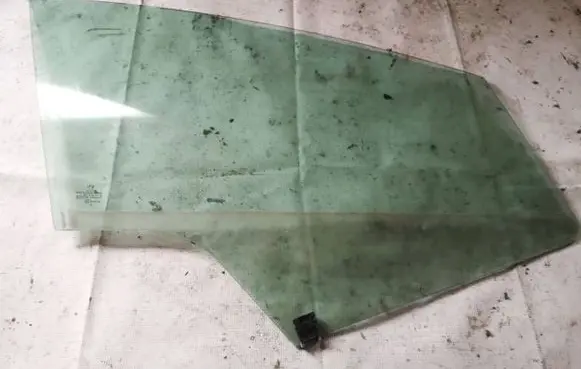 Peugeot 3008 I Front door window glass four-door as2