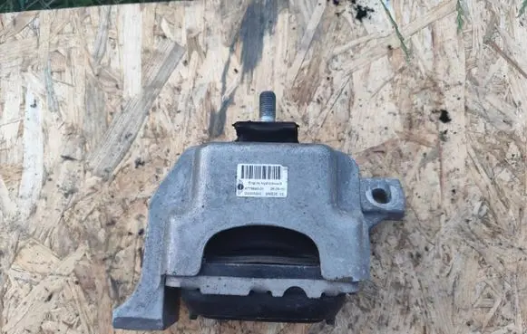 Mini Cooper Countryman R60 Engine mount bracket 6778645 G2005000 686235