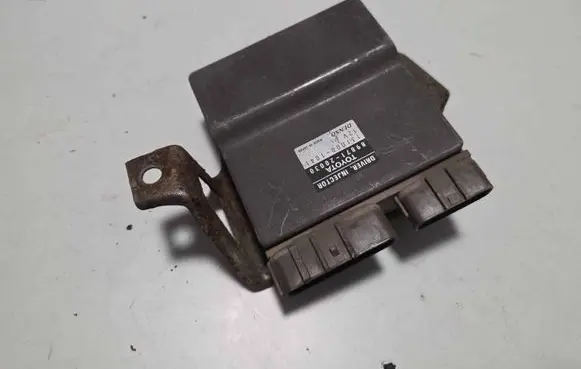 Toyota Corolla Verso E121 Fuel injection control unit/module 8987120030