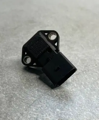 Volkswagen PASSAT B5.5 Air pressure sensor 0281002326