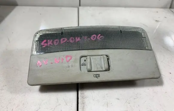 Skoda Octavia Mk2 (1Z) Rear seat light 1Z0947105