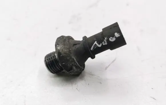 Opel Astra G Oil pressure sensor 