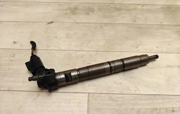 Volkswagen PASSAT B6 Fuel injector 03L130277 080314 0445116030