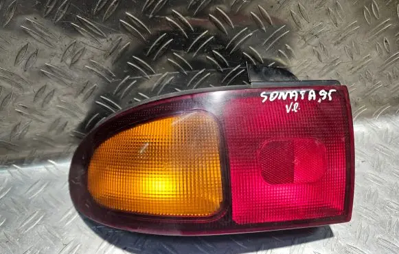 Hyundai Sonata Rear/tail lights 92401340