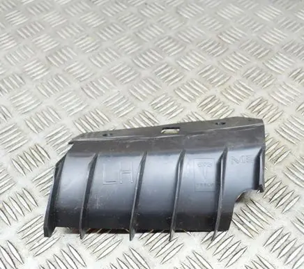 Front bumper mounting bracket
