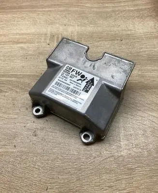 Opel Zafira B Airbag control unit/module 13137907