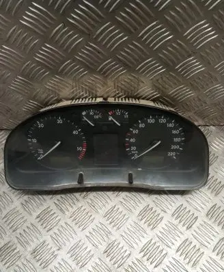 Volkswagen PASSAT B5 Speedometer (instrument cluster) 09051940090