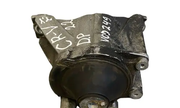 Honda CR-V Engine mount bracket