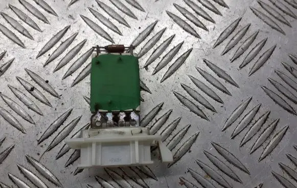 Dacia Logan I Heater blower fan relay 