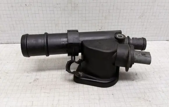 Volkswagen Transporter - Caravelle T5 Engine coolant pipe/hose 038121132G