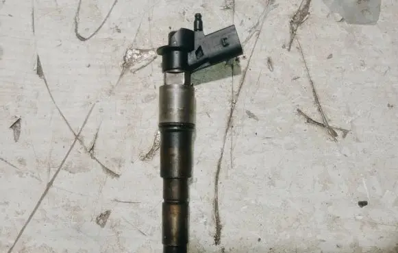 BMW 7 E65 E66 Fuel injector 0445115008 050204 2114