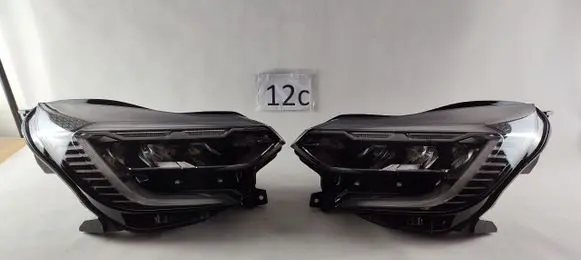 Renault Captur II Headlights/headlamps set 