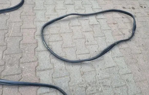 KIA Sportage Rubber seal front coupe door 