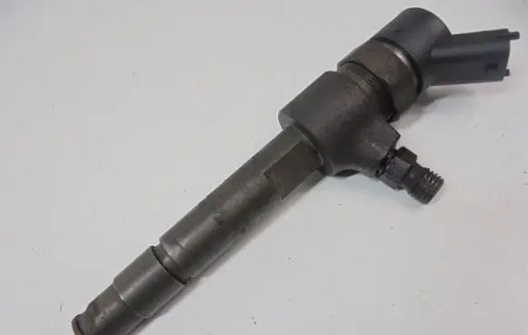 Alfa Romeo 147 Fuel injector 0445110119