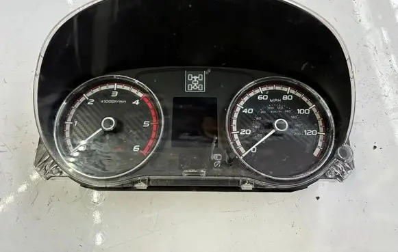 Mitsubishi L200 Speedometer (instrument cluster) 8100C563