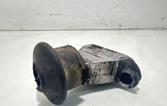 Audi 100 S4 C4 Engine mounting bracket 893199343E