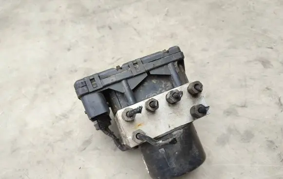Chrysler Voyager ABS Pump 04686702AC 25094602373 347673