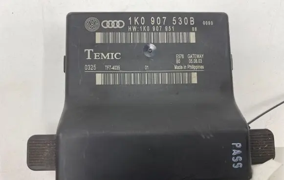 Audi A3 S3 8P Gateway control module 1K0907530B