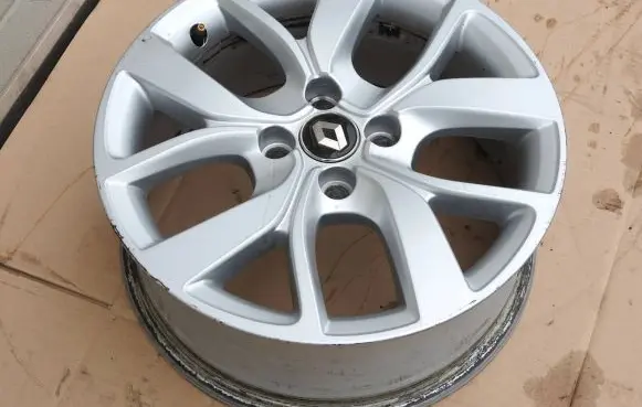R16 alloy rim