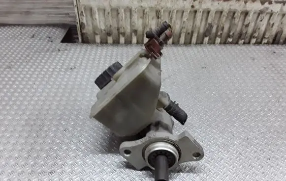 Volvo S60 Master brake cylinder 03350884532