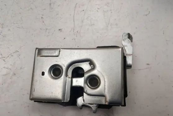 Volkswagen PASSAT B4 Front door lock DA-3710