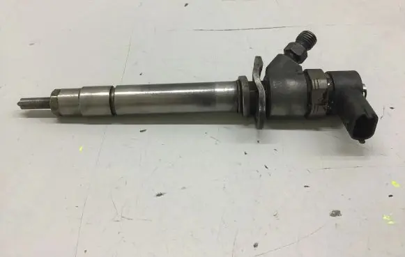 Volvo V70 Fuel injector 0445110078