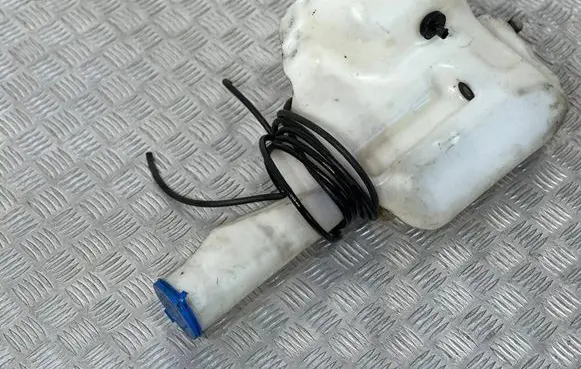 Mercedes-Benz Sprinter W906 Windshield washer fluid reservoir/tank A9068690220
